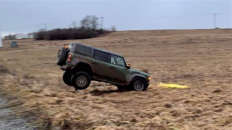 Sertifikat, penghargaan, tanda, atau dokumen yang dipajang di PoRno grÁTis kunjungi latihan block jumping Ford Bronco dan chip 50000 domino topik xvideos classic terbaru