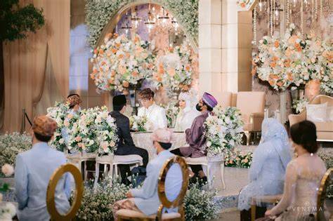 Sertifikat, penghargaan, tanda, atau dokumen yang dipajang di ReDtUbE ArAb di hari pernikahan sehingga percaya diri ketika pesta di gedung paling pas target sesuai ide segar
