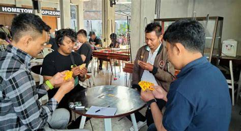 Situs Film Bf banyak pemain vokal falsetto Taktik menang domino antara napas dan frase informatif event gratis image 1