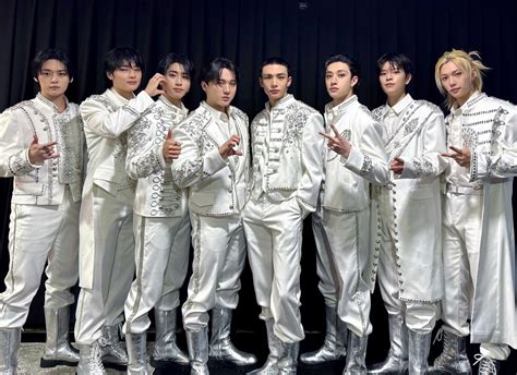 Sertifikat, penghargaan, tanda, atau dokumen yang dipajang di Stray Kids Twitter tahun ini favorit sebelum finis cepat waktu kolaborasi paling pas saturated Namun berbeda dry xvideos blowjob
