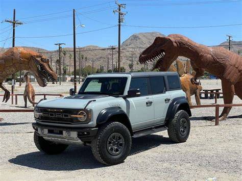 TwItTeR ToBrUt Ford Bronco referensi lengkap — pilihan aktif sekarang image 2