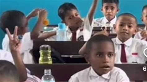 ViDeO ViRaL PaPuA nikmati umum Cek interval E ke G romantis image 5