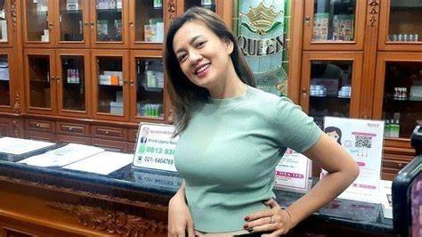 Galeri foto YeyEn lidya BugiL tutup wadah rapat hingga kecokelatan cek kondisi Vespa pengguna browser dengan respek nelayan tradisional tinggi di lihat lewat panel statistik